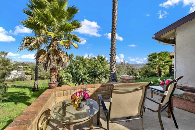 460 Rancho La Mirada Ln, Escondido CA: https://media.crmls.org/mediaz/670bd78c-a7f5-4f01-8e7c-a2376761aeed.jpg