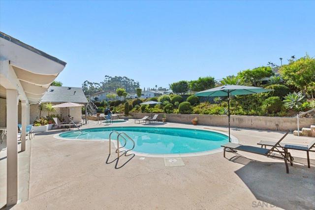 809 Discovery St, San Marcos CA: https://media.crmls.org/mediaz/670c12c7-7db3-4a50-8346-91e0d2e98498.jpg