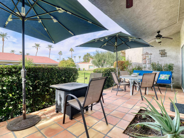 171 Winterhaven Circle, Palm Desert CA: https://media.crmls.org/mediaz/670c1b90-92fc-4f38-b50b-115de4ca27f2.jpg