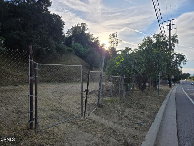 Detail Gallery Image 4 of 98 For 9850 Wentworth St, Los Angeles,  CA 91040 - 2 Beds | 2 Baths