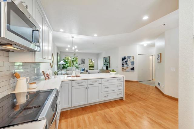 929 E El Camino Real, Sunnyvale CA: https://media.crmls.org/mediaz/670cdfb9-60a5-408d-92d9-7073a3ae0de4.jpg