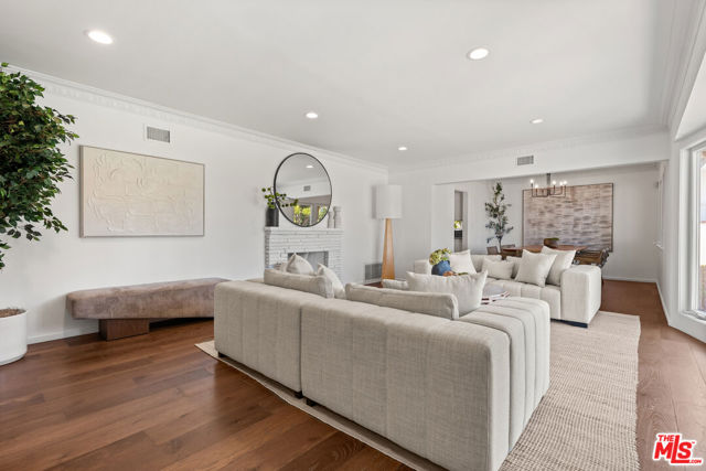 5821 W 75TH Street, Los Angeles CA: https://media.crmls.org/mediaz/670d6a86-e382-4e01-b0dd-8d037c013f1a.jpg