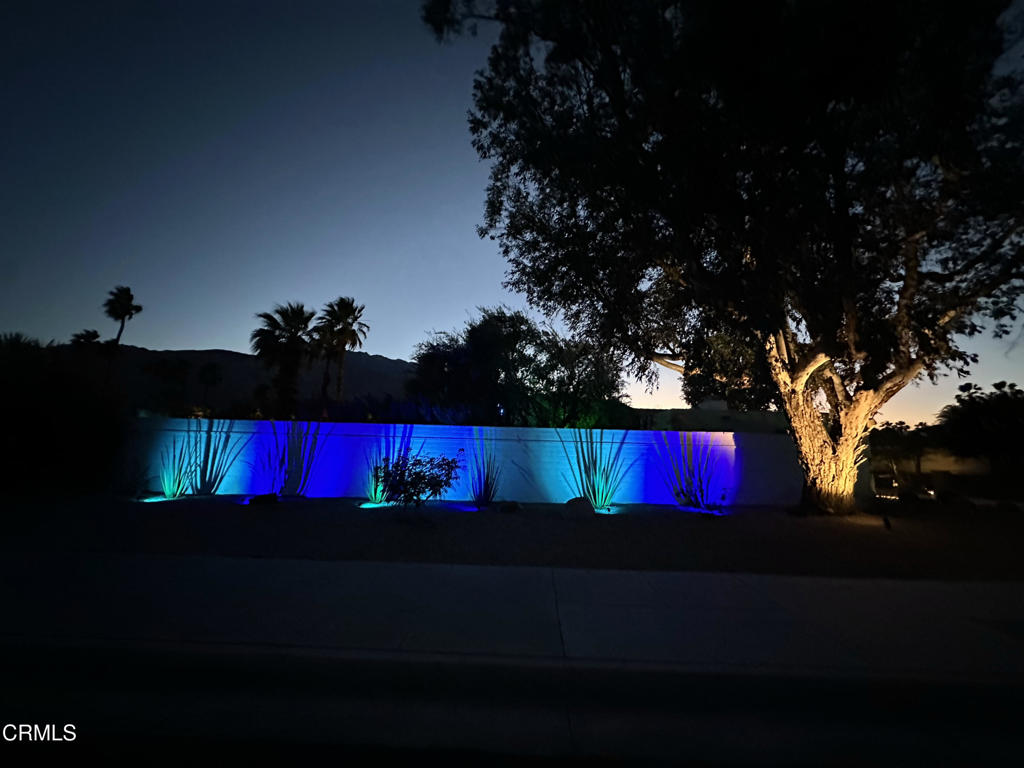 https://media.crmls.org/mediaz/670d91b7-784c-4d27-85cc-a6966036c34e.jpg?preset=X-Large