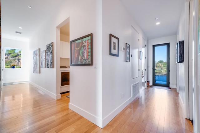 403 Black Canyon Place, Ramona CA: https://media.crmls.org/mediaz/670de7d3-92c4-42ba-bd01-00f0d13aefdb.jpg
