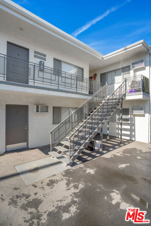 14805 Erwin Street, Van Nuys CA: https://media.crmls.org/mediaz/670e2eb2-16f6-4c18-b387-a27cc5b27f91.jpg
