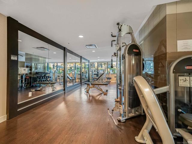 1325 Pacific Hwy, San Diego CA: https://media.crmls.org/mediaz/670e6ae5-042c-4e74-bd5c-5f20c22902ee.jpg