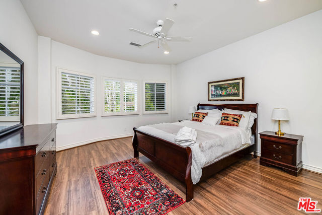 4063 Benedict Canyon Drive photo 27