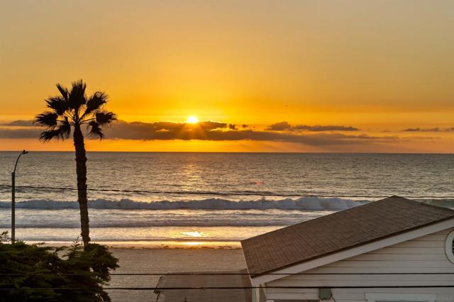 718 Nantasket Ct, San Diego CA: https://media.crmls.org/mediaz/670e8069-2895-47bc-8ab7-cae34891d95b.jpg