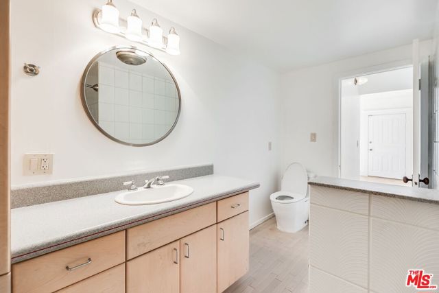 2324 Louella Avenue, Venice CA: https://media.crmls.org/mediaz/670ec70e-7eb1-4746-9feb-60c9609ca08b.jpg