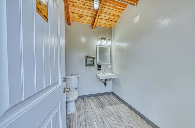 7550 Sandholdt Road, Moss Landing CA: https://media.crmls.org/mediaz/670ecbbe-6a14-4c4b-82db-01199c58cdde.jpg