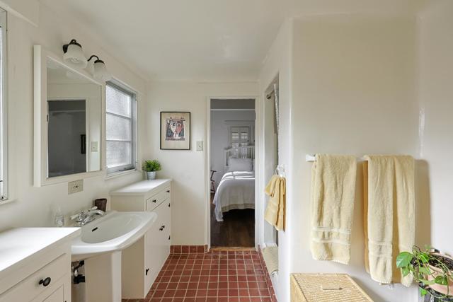 Detail Gallery Image 12 of 57 For 817 Margarita, Coronado,  CA 92118 - 3 Beds | 2 Baths