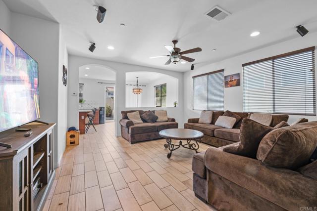 Detail Gallery Image 3 of 26 For 1334 Shoshone Falls Drive, Ramona,  CA 92065 - 3 Beds | 2/1 Baths