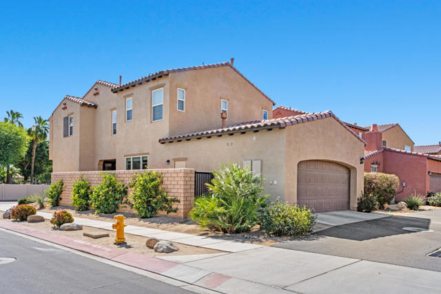 585 Via De La Paz, Palm Desert, CA 92211