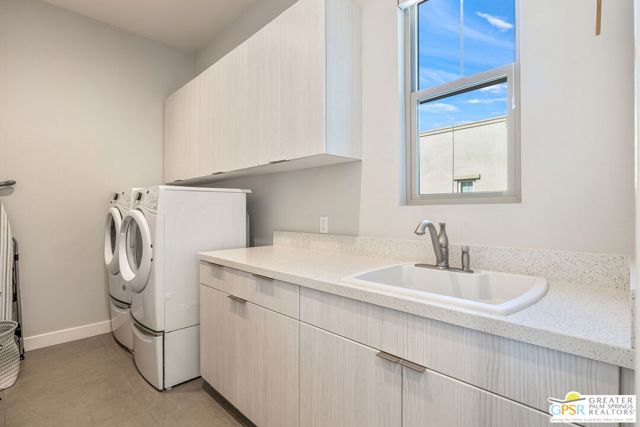 504 Retreat Circle, Palm Desert CA: https://media.crmls.org/mediaz/6710106f-b7f2-4abb-a0f9-57868a9d5c65.jpg