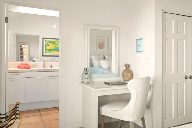1571 Mandalay Beach Road, Oxnard CA: https://media.crmls.org/mediaz/6710435f-e4d8-4090-a34e-e8adb88d207f.jpg