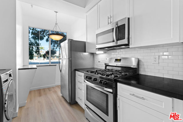 2033 Beloit Avenue, Los Angeles CA: https://media.crmls.org/mediaz/671043dc-9c86-41c1-8eb2-8c6d556a793e.jpg