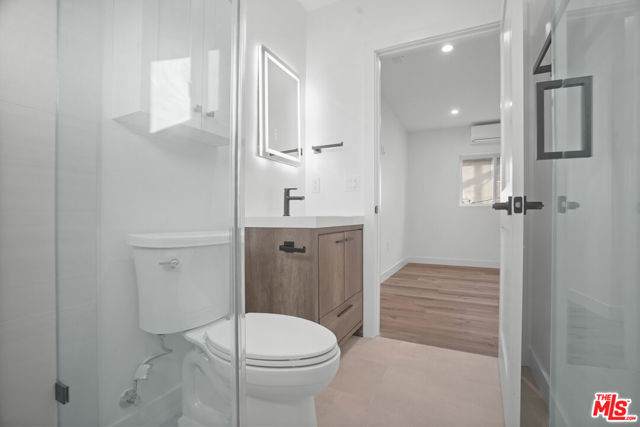 2808 S Cloverdale Avenue, Los Angeles CA: https://media.crmls.org/mediaz/6710ab7d-866d-4f41-86ed-6c0dfb1ca302.jpg