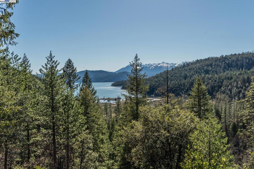 https://media.crmls.org/mediaz/6710d8ed-0b9b-4629-93d2-b6cd7f2da13a.jpg?preset=X-Large