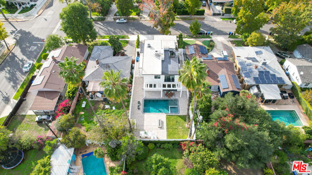 5812 Willis Avenue, Sherman Oaks CA: https://media.crmls.org/mediaz/67116f3c-e82b-490d-887b-308f70e98c56.jpg