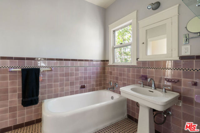 1642 Elevado Street photo 37