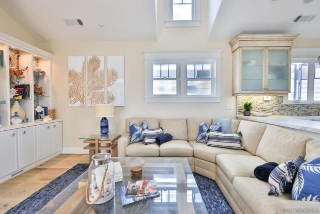 Image 4 of 44 For 827 C Avenue