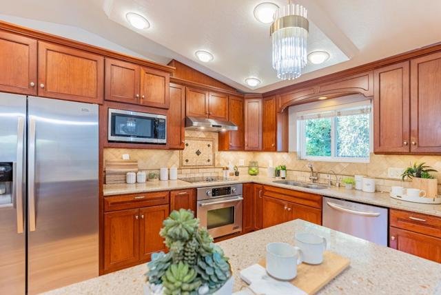 335 Burnett Avenue, Santa Clara CA: https://media.crmls.org/mediaz/67137595-c002-4ff2-b4b2-bc223cc93325.jpg