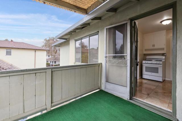 15 Kent Place, Menlo Park CA: https://media.crmls.org/mediaz/67138e2e-acf5-41dc-96e7-b10e0e4ccdf5.jpg