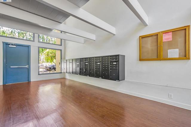 1731 Ellis St, Concord CA: https://media.crmls.org/mediaz/6713f11d-7971-4086-a123-e892d54f4173.jpg
