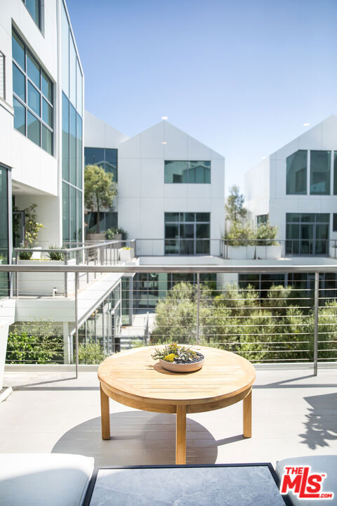 8600 Wilshire Boulevard, PH16 photo 23