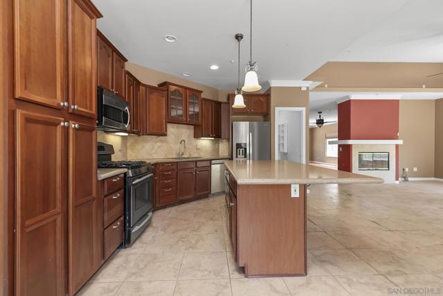 25151 Hereford Dr, Ramona CA: https://media.crmls.org/mediaz/67140dbb-1623-4055-95f4-dcdaa11d8a8c.jpg