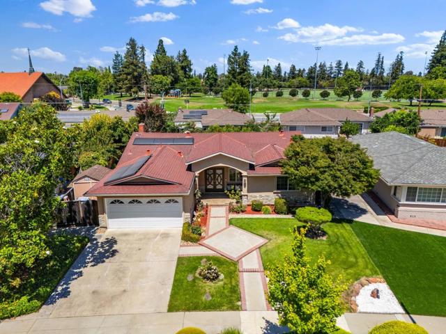 689 Springwood Drive, San Jose CA: https://media.crmls.org/mediaz/6714b10c-52b4-45dd-a857-44ed9b20f26f.jpg