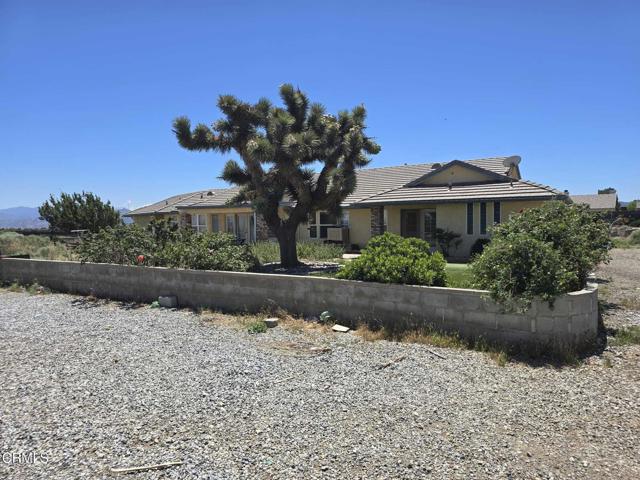 Detail Gallery Image 1 of 19 For 12780 Fir St, Oak Hills,  CA 92344 - 4 Beds | 2/1 Baths