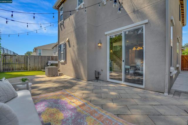 218 Ladybug Ln, Martinez CA: https://media.crmls.org/mediaz/6715a7a9-d160-48e5-81ae-25db5c5cbbf6.jpg