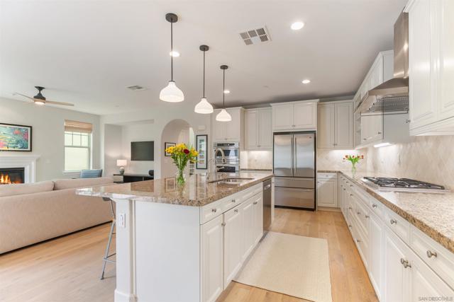 13571 Lopelia Meadows Pl, San Diego CA: https://media.crmls.org/mediaz/671610f6-b696-41b3-a913-f87d1f2c9578.jpg