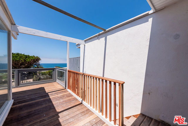 7273 Birdview Avenue, Malibu CA: https://media.crmls.org/mediaz/67176979-db27-44bb-ac61-83b120a58a41.jpg