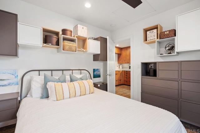 860 Nardo Road, Encinitas CA: https://media.crmls.org/mediaz/671769b0-6274-41e1-afcf-ee013928a1e9.jpg