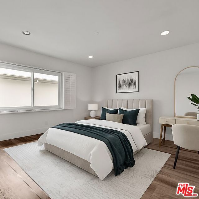 13224 Admiral Avenue, Marina del Rey CA: https://media.crmls.org/mediaz/6717d44f-69e4-4045-b8d5-e373063bbed5.jpg