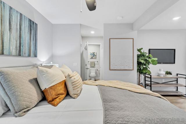 8644 Via Mallorca, La Jolla CA: https://media.crmls.org/mediaz/67187e35-7b0e-4f49-9ce9-537aa63e1cdf.jpg
