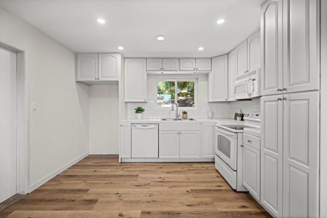 7855 Montana Street, Lemon Grove CA: https://media.crmls.org/mediaz/6718a87f-62ff-4a8c-aeb3-edb3cb59a01b.jpg