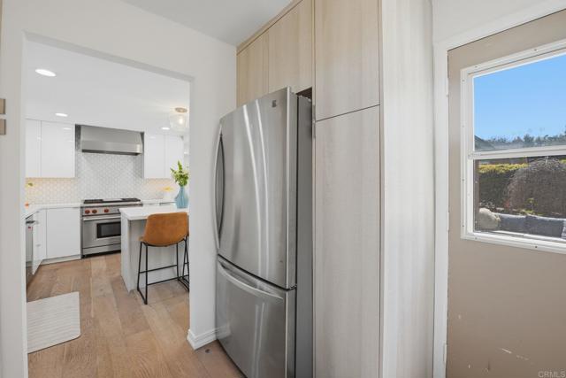 Detail Gallery Image 17 of 32 For 637 N Rios Ave, Solana Beach,  CA 92075 - 4 Beds | 1/1 Baths