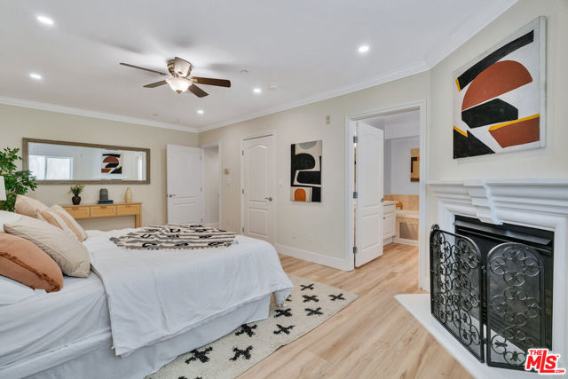 118 S Clark Drive, West Hollywood CA: https://media.crmls.org/mediaz/67196d58-44b2-45c2-8f66-fb32b2b4e4c4.jpg