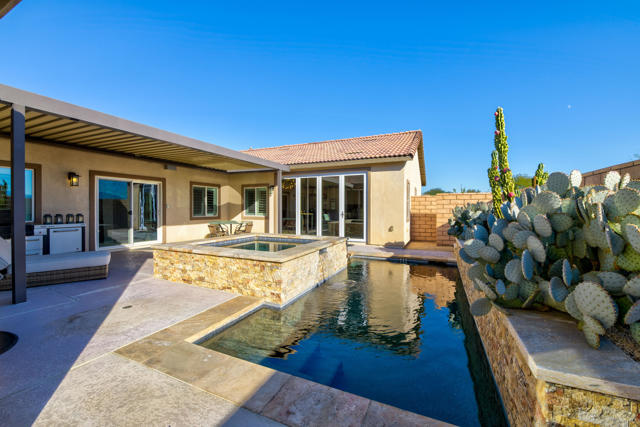 26753 Avenida Quintana, Cathedral City CA: https://media.crmls.org/mediaz/671a1815-2179-4985-b536-f09125588d9e.jpg