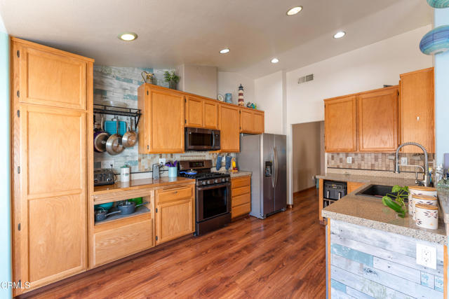 Detail Gallery Image 8 of 22 For 600 Sara Dr, Oxnard,  CA 93030 - 4 Beds | 2 Baths
