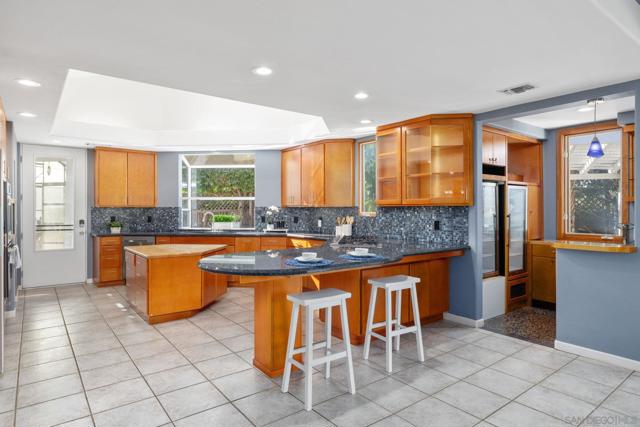 16334 Woodson View Rd, Poway CA: https://media.crmls.org/mediaz/671affe8-97d5-4944-b9ae-1665327e1bd4.jpg