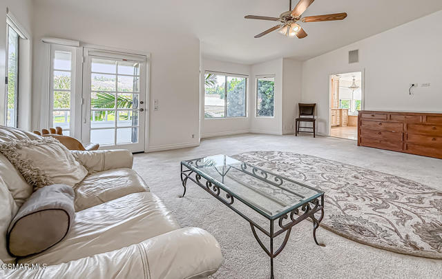 2848 Bayham Cir, Thousand Oaks CA: https://media.crmls.org/mediaz/671bf51d-0efa-4ab8-8d00-3178bb80404e.jpg