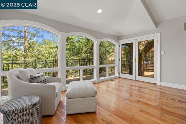 3949 Canyon Rd, Lafayette CA: https://media.crmls.org/mediaz/671c5b12-80a2-4649-a336-1068bd13497d.jpg
