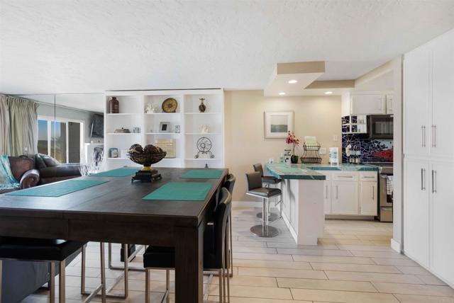 1502 Seacoast Drive, Imperial Beach CA: https://media.crmls.org/mediaz/671d1935-ee3c-4a7e-bf90-36cb3cd7dedc.jpg