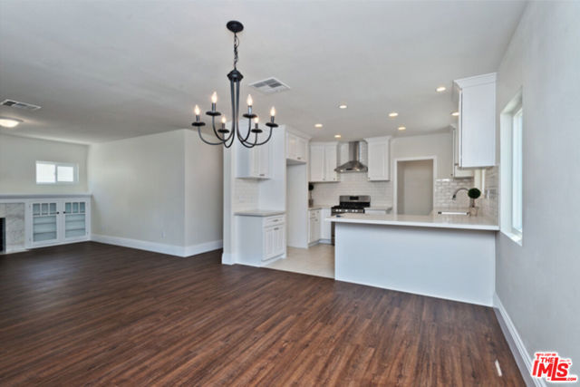 1288 N HILL Avenue, Pasadena CA: https://media.crmls.org/mediaz/671d4f31-033a-4d62-92ce-fa26c93fdea7.jpg