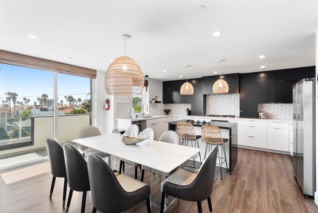 508 N Tremont Street, Oceanside CA: https://media.crmls.org/mediaz/671d5b19-466f-4016-95c0-e202b600026b.jpg