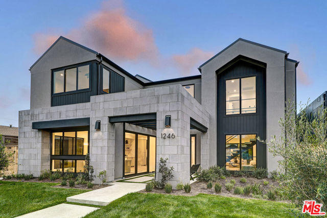1246 Morningside Way, Venice CA: https://media.crmls.org/mediaz/671da832-ab1d-4289-9d18-dbe3a668950b.jpg